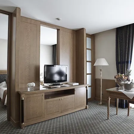 グランド デ ラ ヴィル ホテル 5*