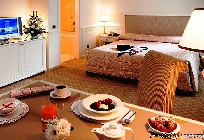 Hotel Grand De La 5*