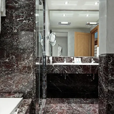 Grand De La Szálloda