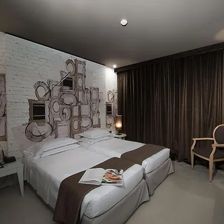 Hotel Grand De La Parme